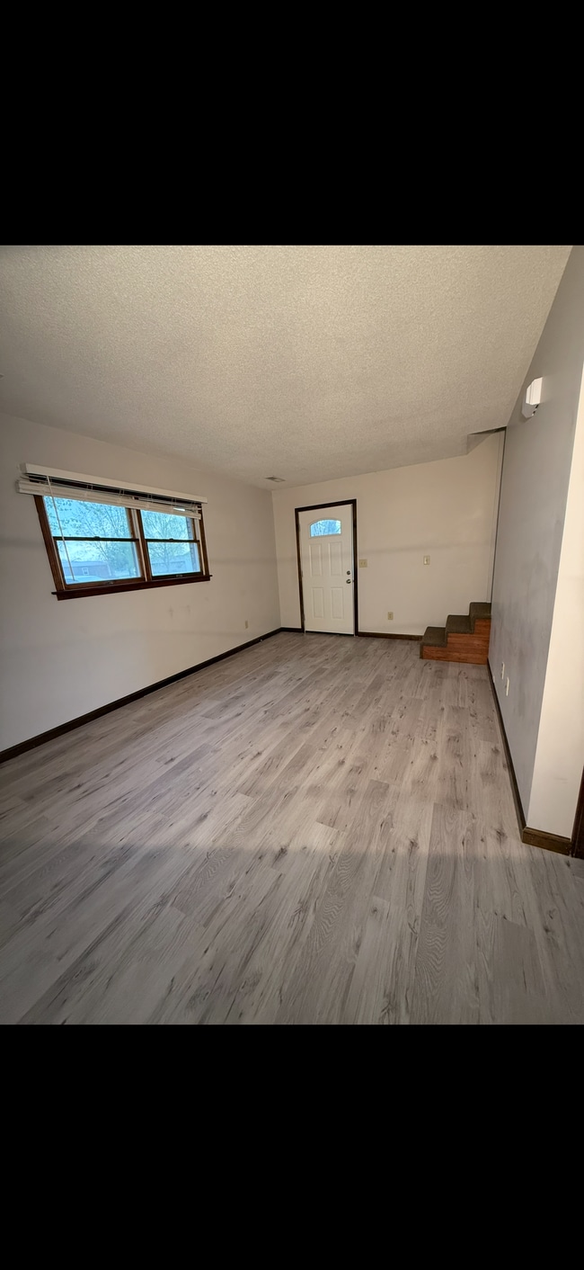 Building Photo - 14102 Southwind Dr