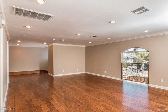 Building Photo - 6 br, 4 bath House - 19302 Oxnard St