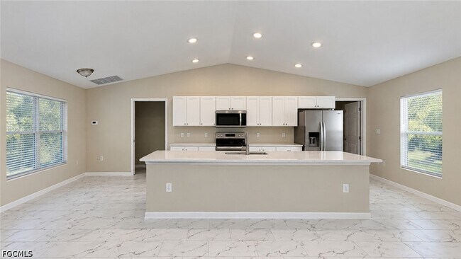 Foto del edificio - 513 NW 16th Pl