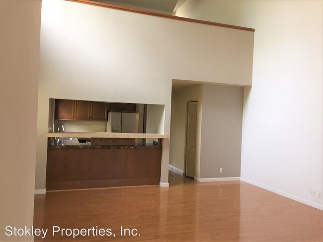 Building Photo - 2 br, 1 bath House - 100 Suntree Lane #109