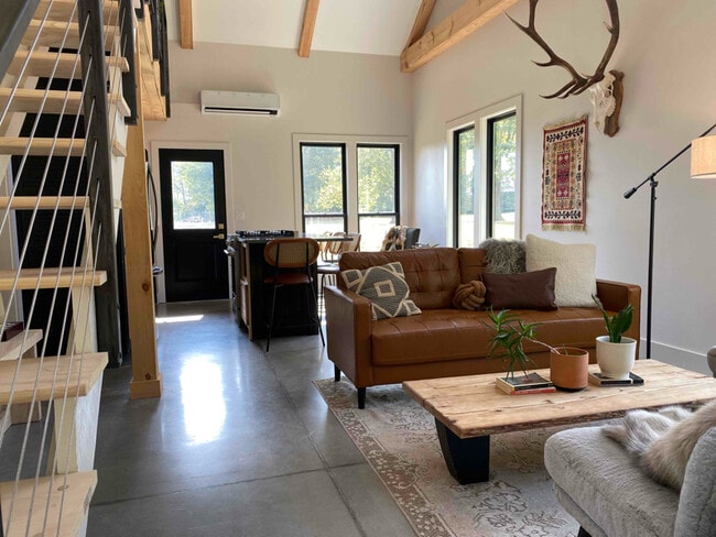 Foto del edificio - 575 Sullens Rd