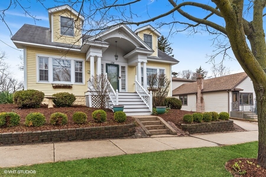 Primary Photo - 134 Raymond Ave