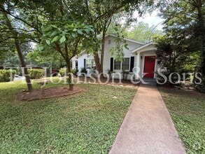 Building Photo - 664 Brent St