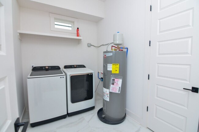 Foto del edificio - 411 Mcadoo Ave