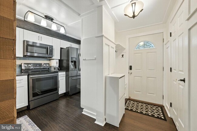 Building Photo - 8747 Susquehanna St