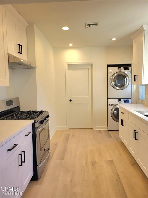 Building Photo - 3 br, 1.5 bath House - 3051 Orange Ave