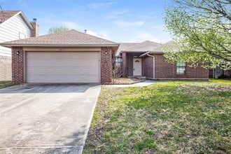Building Photo - 8412 Breezewood Dr