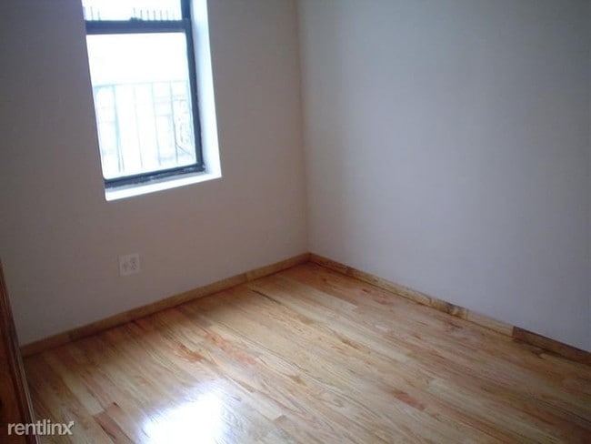 Building Photo - 512 W 171st St