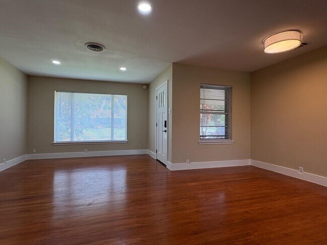 Building Photo - 1411 Ansbury Dr