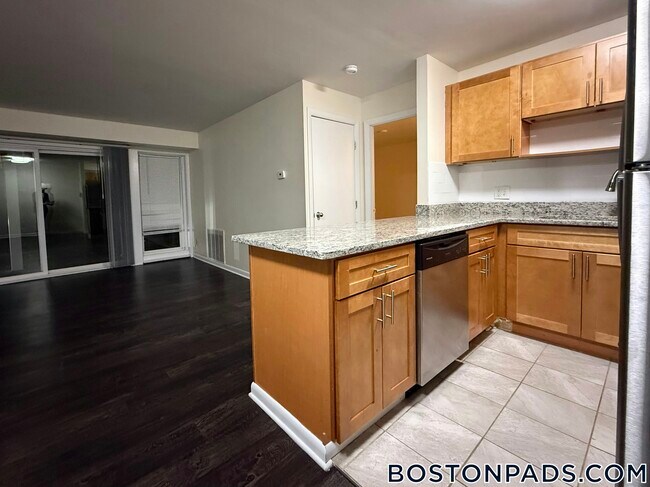 Foto del edificio - 16 Westgate Dr