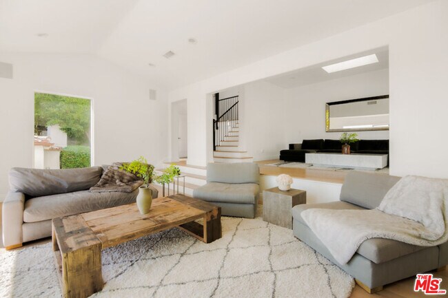 Foto del edificio - 8417 Harold Way