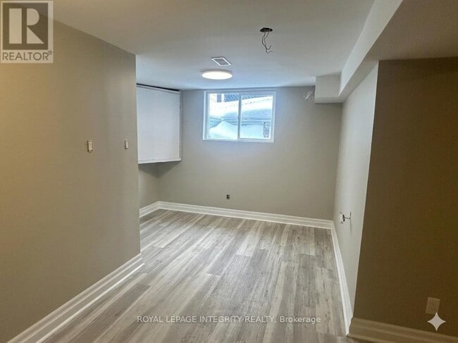 Building Photo - 1398 Jamison Ave