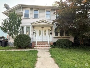 Building Photo - 140 Barnard St