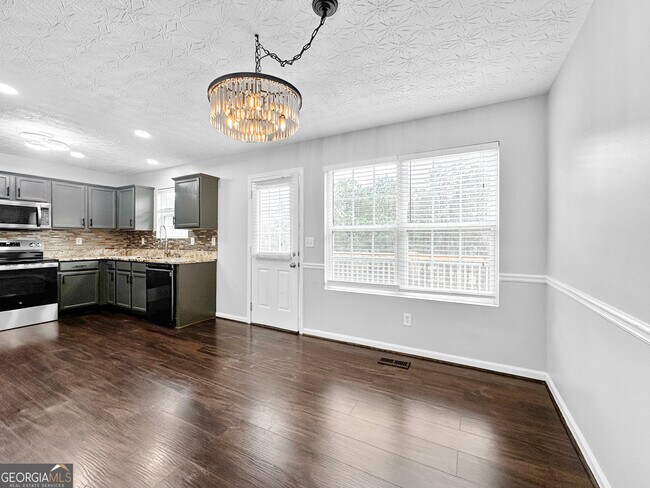 Building Photo - 105 Aprils Way