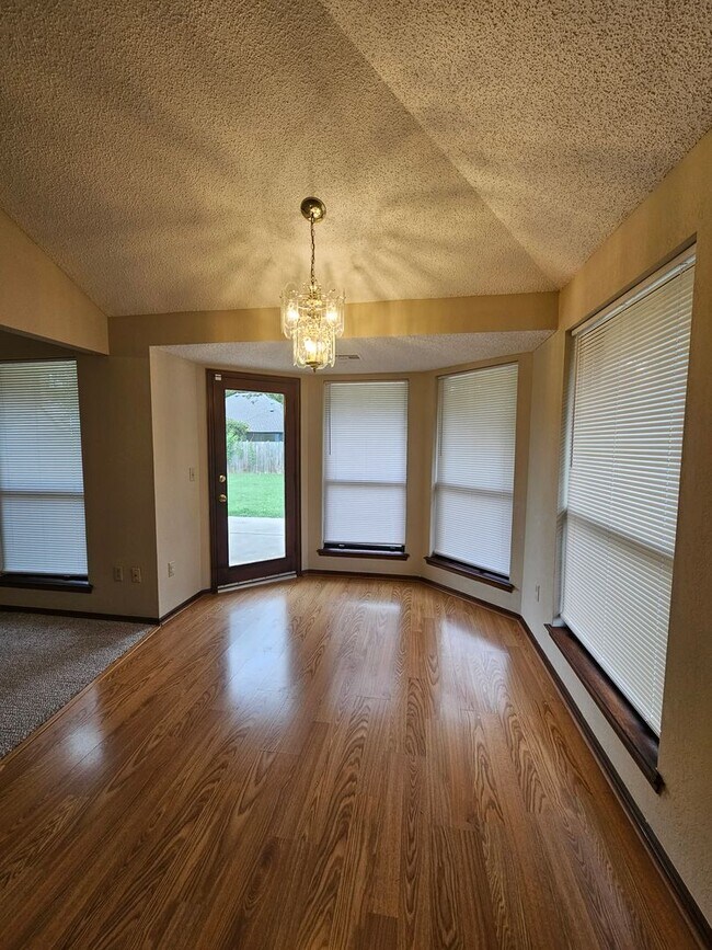 Foto del edificio - (3) Bed, (2)Bath Avail NOW! Cambridge Addi...