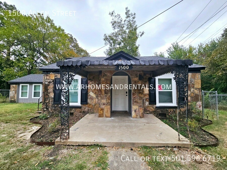Primary Photo - 1500 Allen Street | $1195 | 4 beds, 1 full...