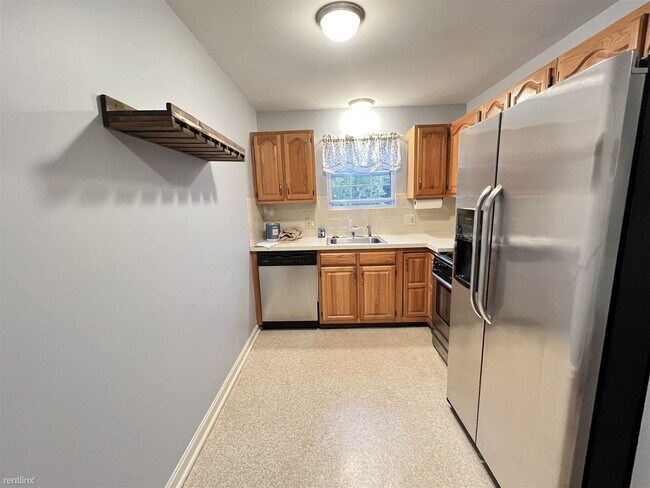 Building Photo - 1 br, 1 bath Condo - 6 Venice St