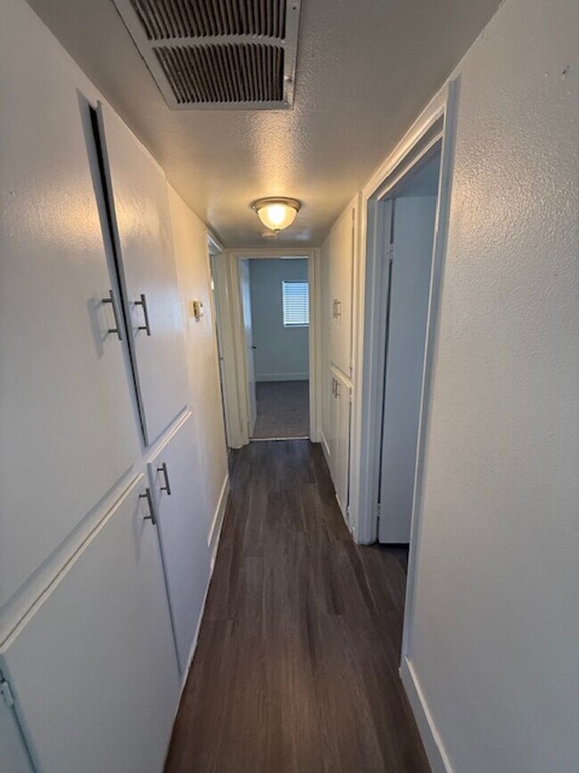 Foto del edificio - 725 Lilly Ln