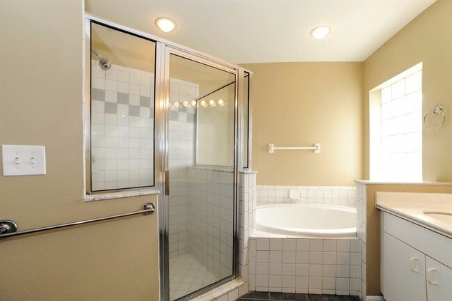 Building Photo - 3203 Fox Squirrel Ln