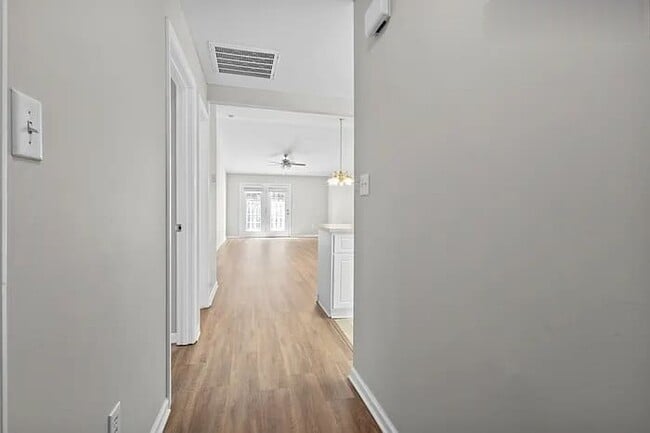 Foto del edificio - 423 Elders Pond Cir