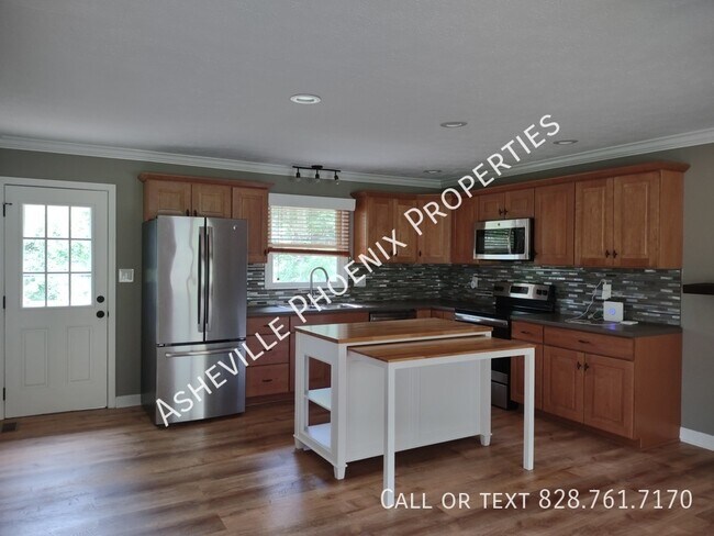 Building Photo - $500 MOVE-IN BONUS!