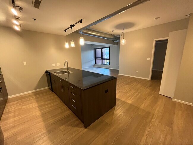 Foto del edificio - 211 W Scott St