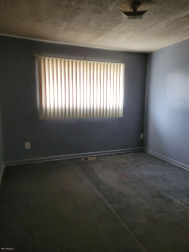 Building Photo - 2 br, 1 bath Townhome - 12880 Southfield S...