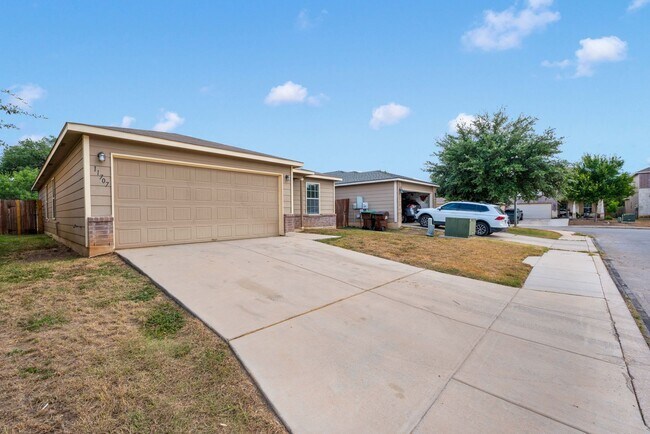 Building Photo - NW Rental near 1604 + Shaenfield available...