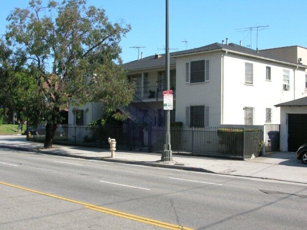 Foto del edificio - 5230 W Olympic Blvd