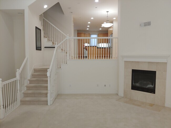 Building Photo - 4201 Juniper Ln