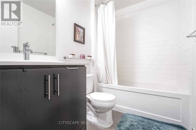 Building Photo - 360 Square One Dr