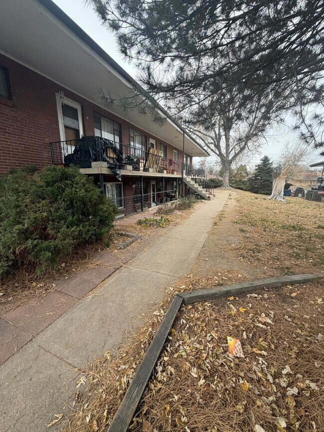 Building Photo - 92 W Ida Ave