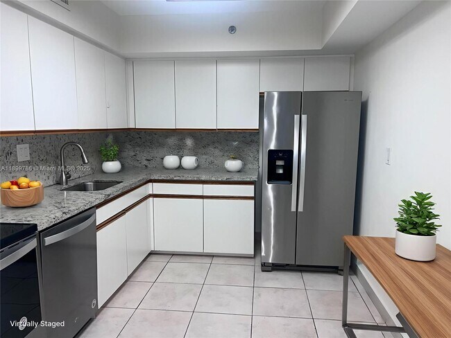 Foto del edificio - 3600 Mystic Pointe Dr