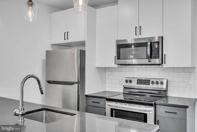 Foto del edificio - 330 Cecil B. Moore Ave