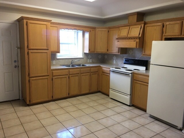 Kitchen - 2023 Agua Fina Ave
