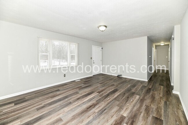 Foto del edificio - Charming 3-Bed Bungalow: Your Perfect Retr...