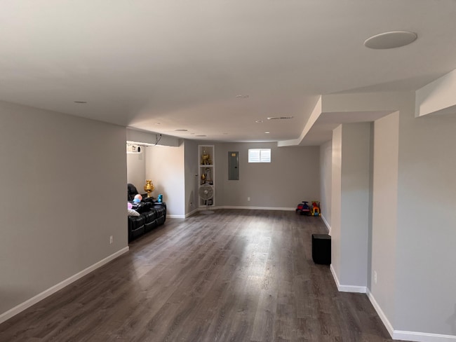 Building Photo - 7861 Habbin Dr