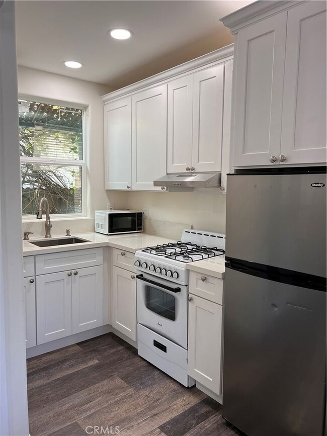 Building Photo - 2515 Crest View Dr