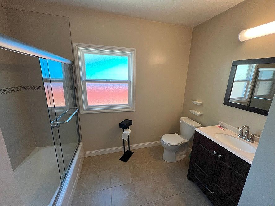 Foto principal - 21075 Montgomery Ave