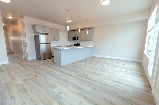 Foto del edificio - Pomona Park Townhomes