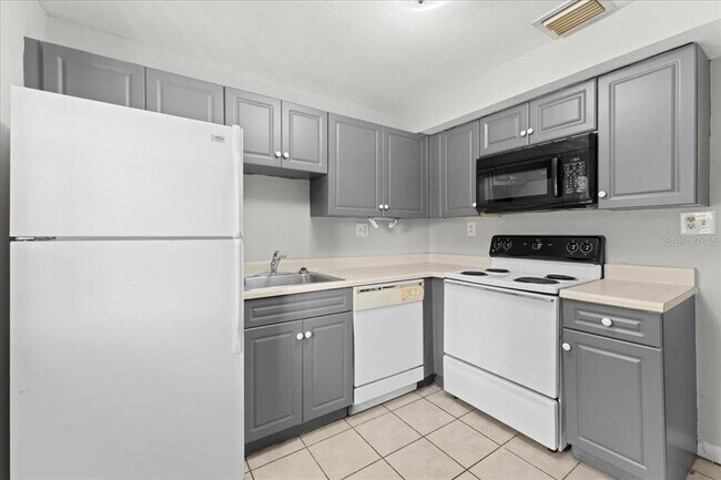 Foto del edificio - 12407 Oak Cedar Pl