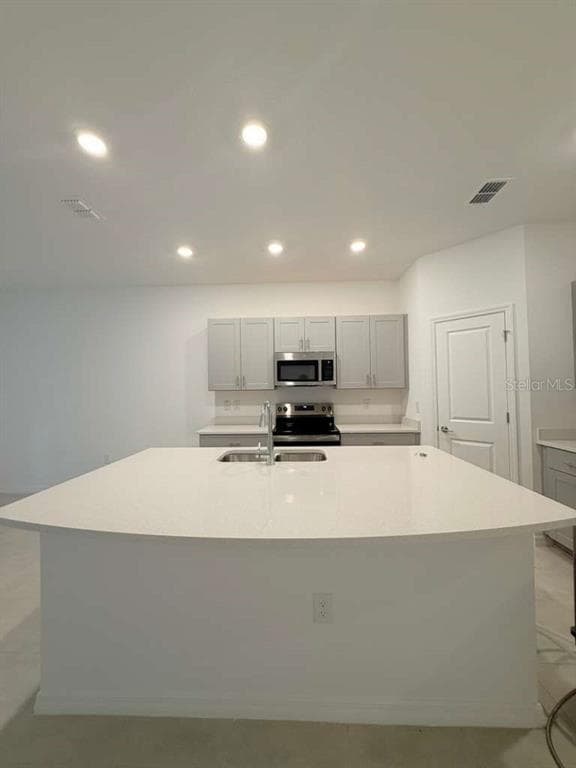 Foto del edificio - 2553 Penguin Blvd