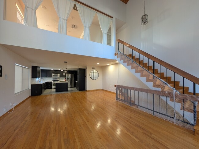 Building Photo - 12815 Caswell Ave