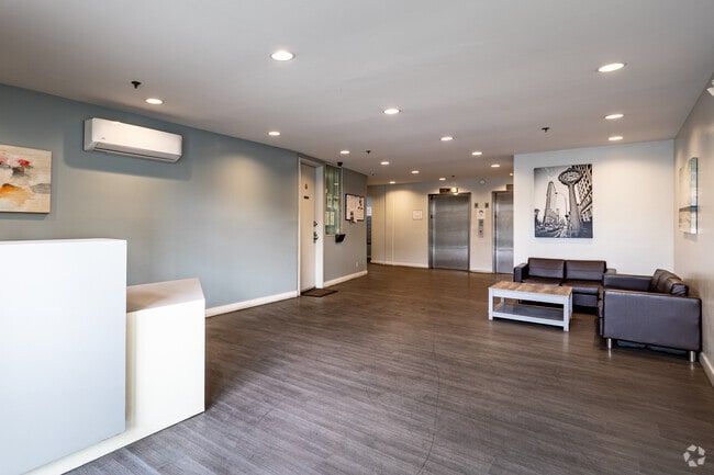 Foto del vestíbulo - Lakeview Apartments