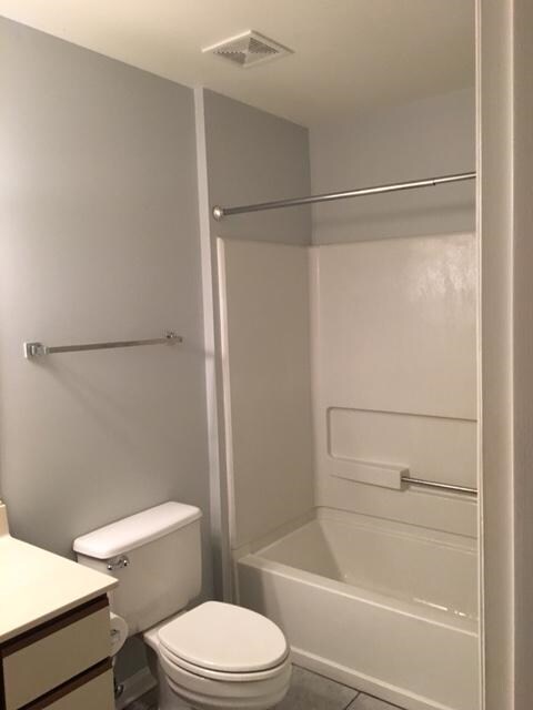 Baños con bañera y ducha - 2112 Blair Blvd