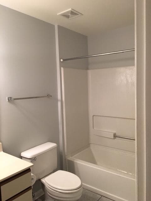 Tub & Shower Bathrooms - 2112 Blair Blvd