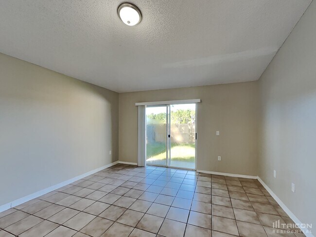 Foto del edificio - 3805 Stonefield Dr