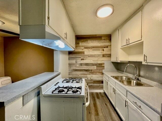 Building Photo - 12425 Harris Ave