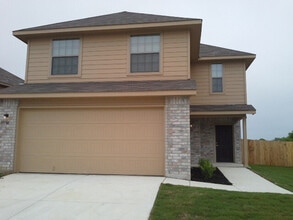 Building Photo - 10706 Hunters Pond