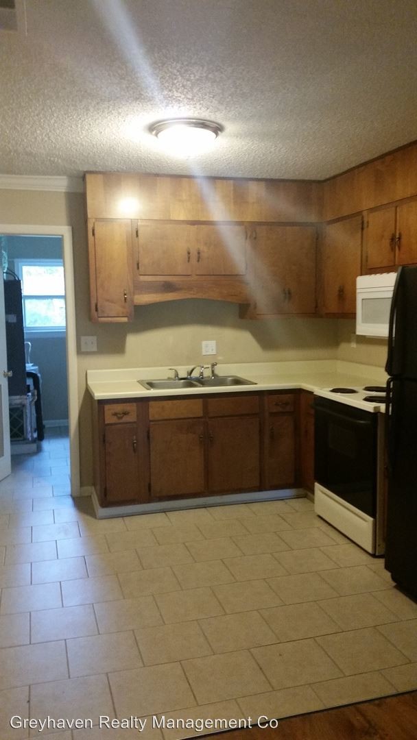Building Photo - 4837-4839 Bonny Lake Ln